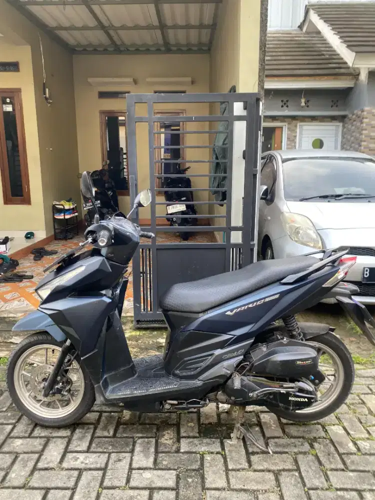 VARIO LED OLD 150 TAHUN 2018 SS LENGKAP
