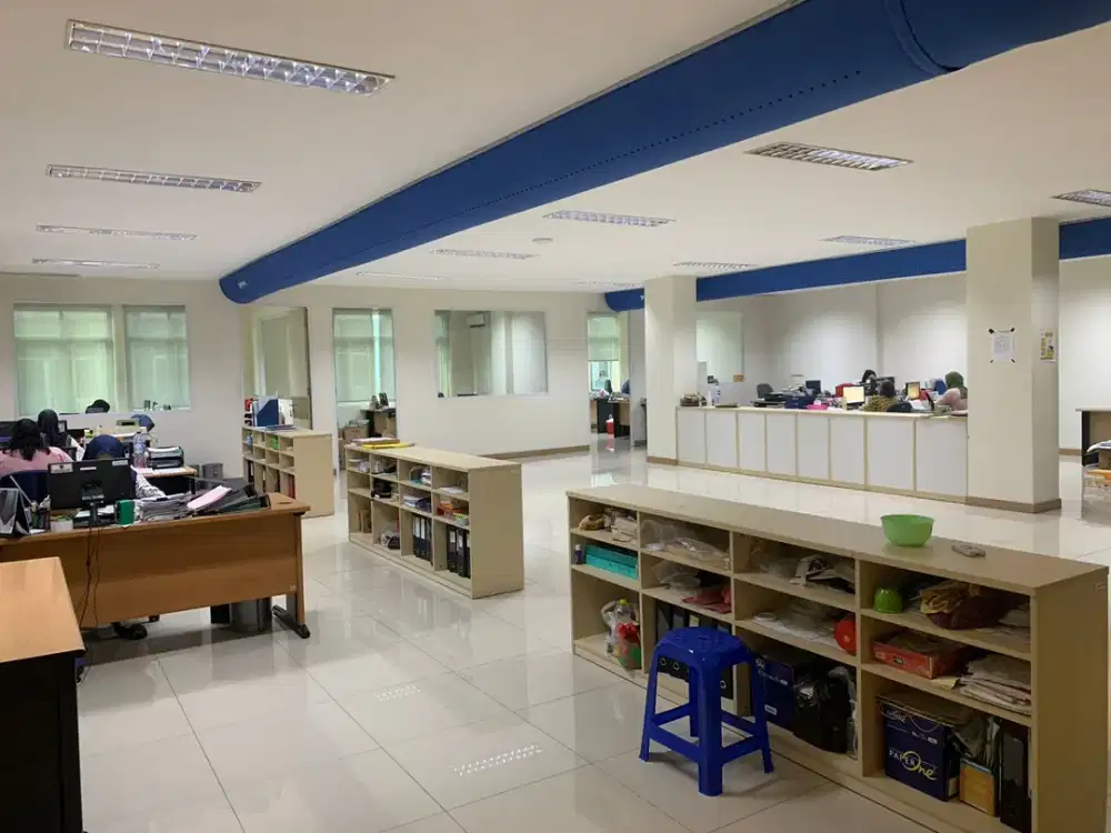 Ruko 3 Gandeng 5 Lantai di Toho, Pik Strategis Full Renovasi