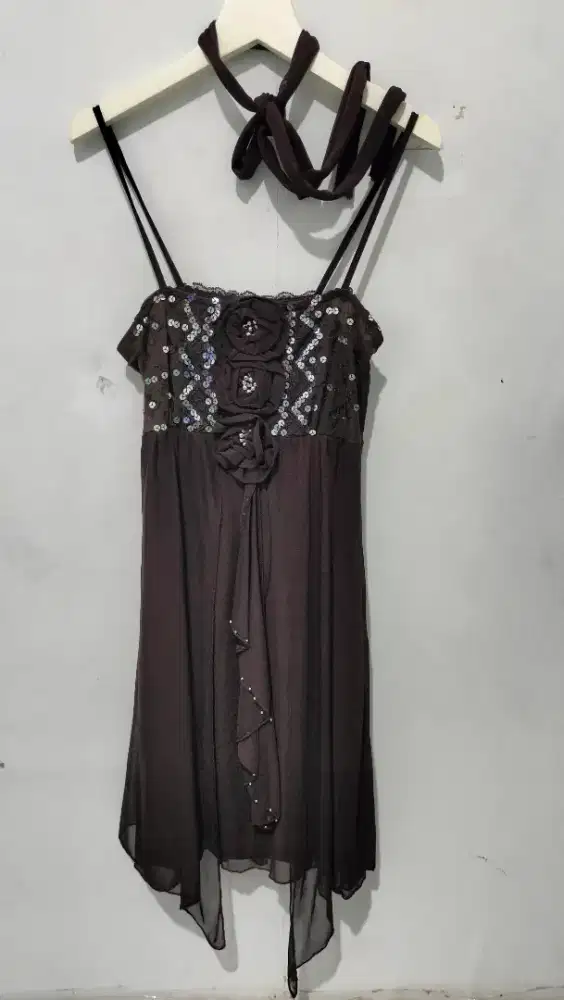 Dress pesta ada syal warna coklat