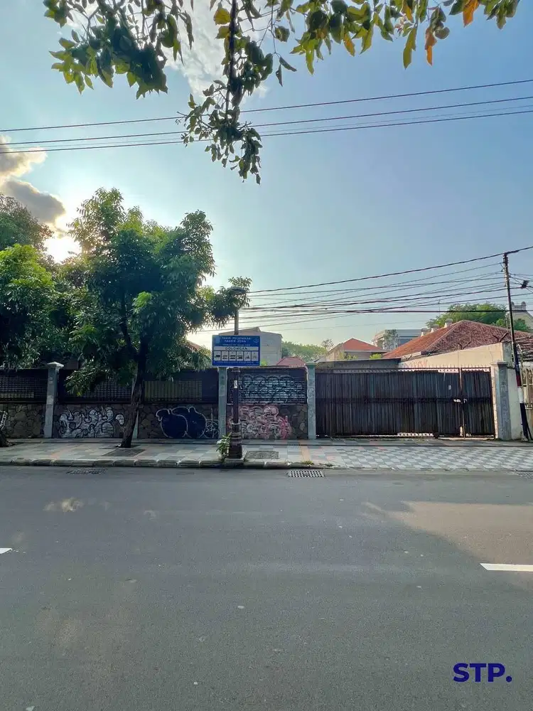 Jual cepat - Lahan Usaha hoek di Jalan Bubutan dekat Tunjungan Ex SPBU