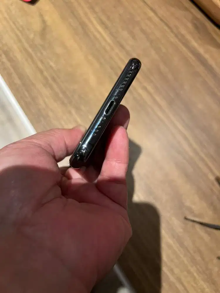 Jual santai iPhone XS 256GB Black kondisi Istimewa