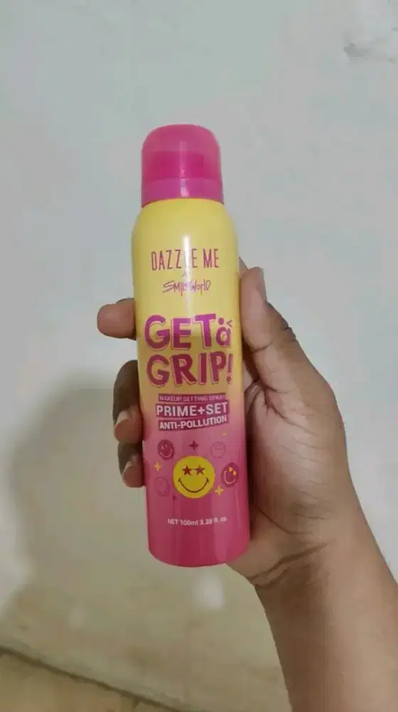 Setting Spray Smiley Dazzle Me Baru Gratis