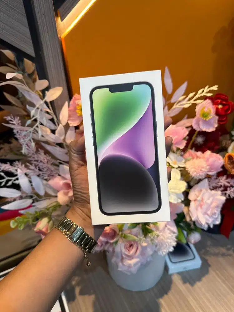 iphone 15 128 pink brand neww