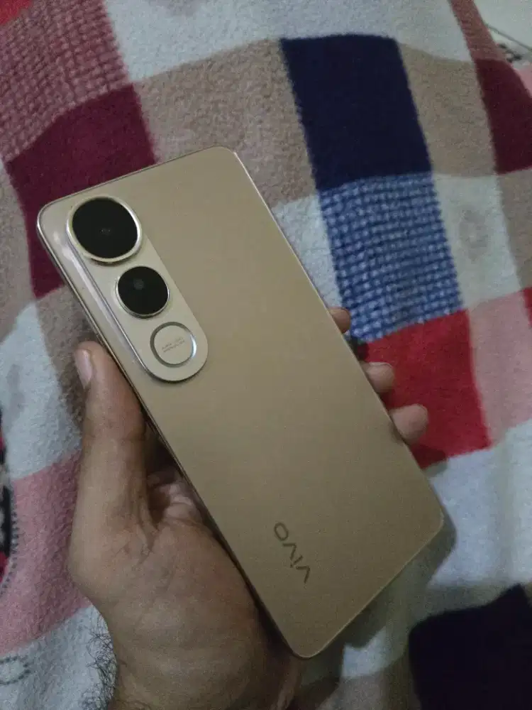 Vivo V50 lite 4G 8/256 lengkap TIDAk ada minus bs tt