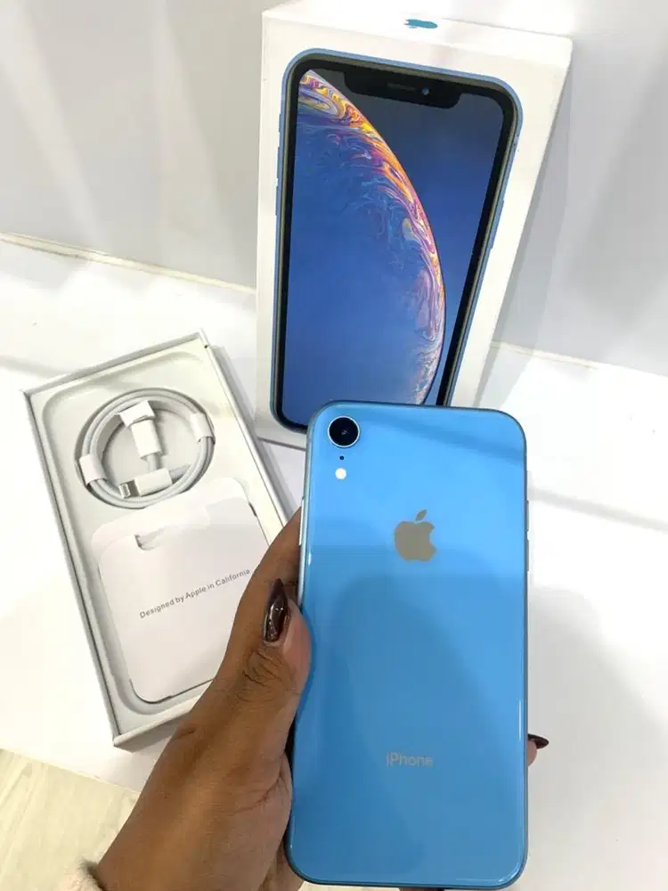 Iphone Xr 64 Blue all provider like new mulus no minus