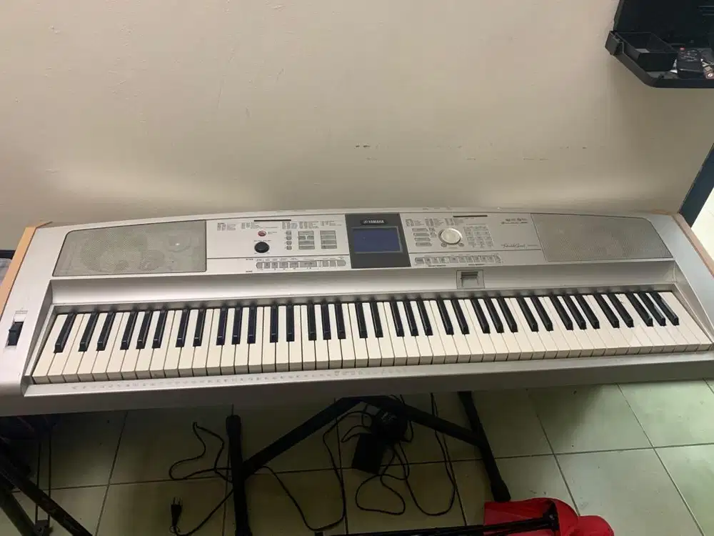 Keyboard yamaha DGX 505