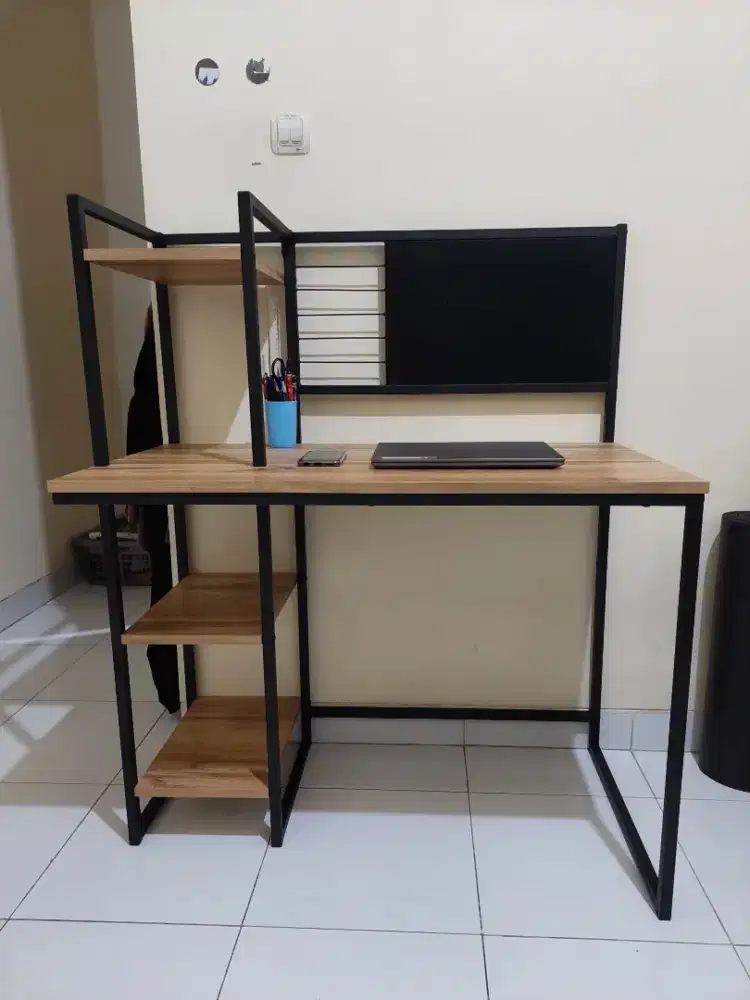 Meja Belajar Dekoruma