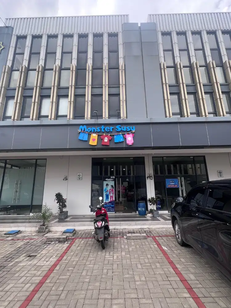 Disewakan Ruang Usaha - 2 Lantai. Lokasi Premium Kota Wisata Cibubur
