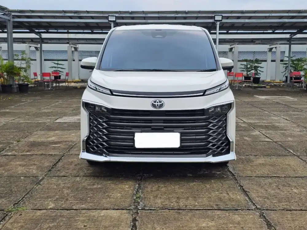 Voxy 2.0 at 2023 putih premium colour