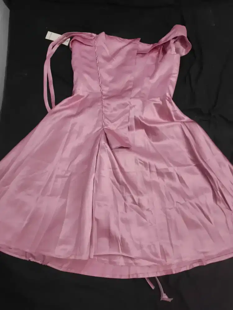 Gaun wanita Baru (belum pernah dipakai)