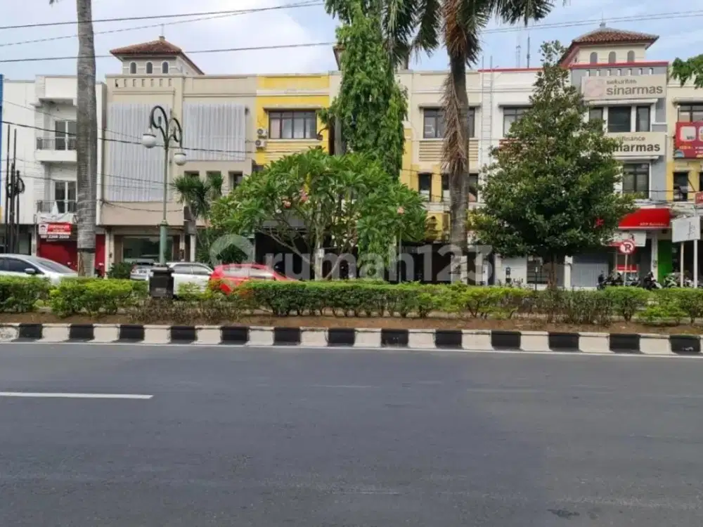 Dijual Ruko 3 Lantai Strategis Lokasi Solo Baru Luas 260m2 BU!!
