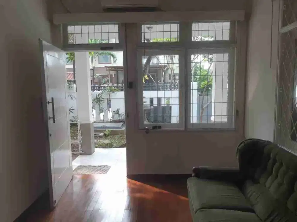 rumah lama 1½ lantai layak huni dalam komplek one gate kel.gunung kebayoran baru