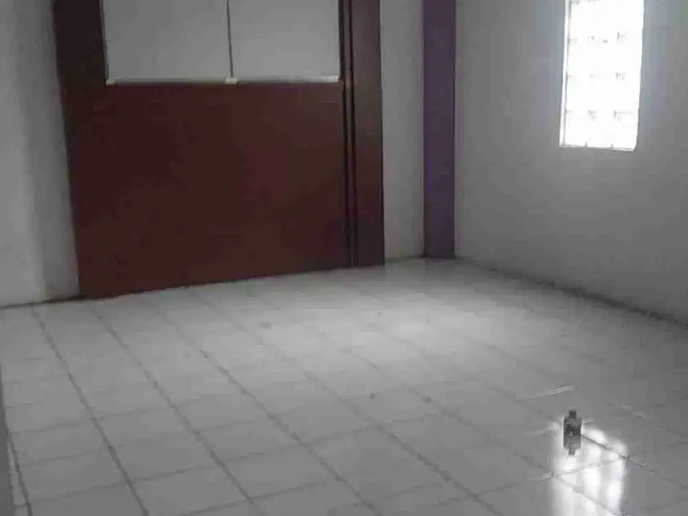 gedung komersil perlu renovasi area cawang strategis untuk investasi tanah kotak