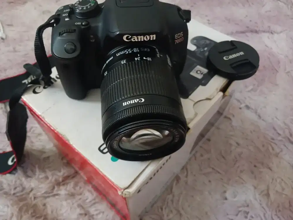 Di Jual cepat camera Canon 700d mulus