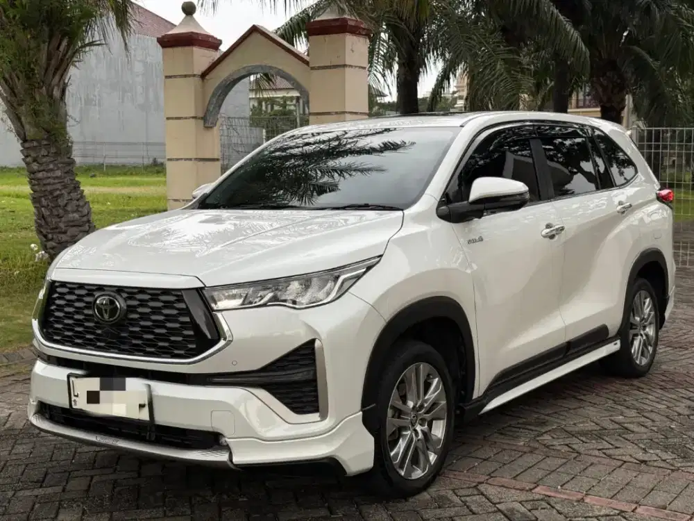 Toyota Innova Zenix Q Hybrid Modellista 2023 Matic Putih