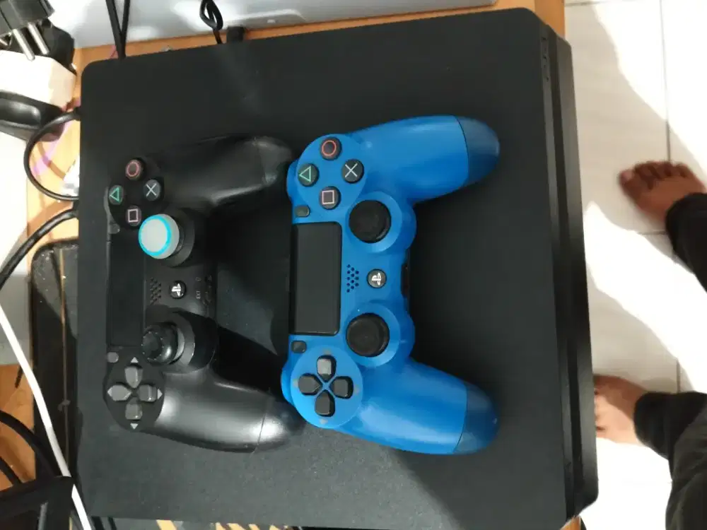 Ps4 slim 1TB seri 2218B Original