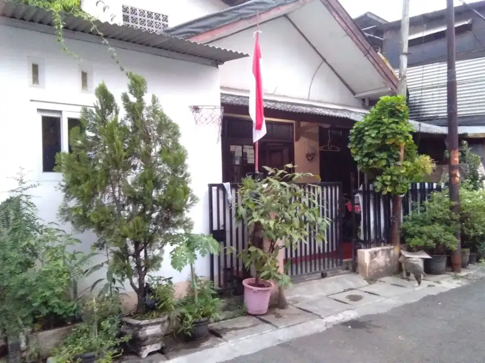 Dijual Rumah di Benhil jakarta pusat, lokasi strategis, dekat bank BRI pusat.