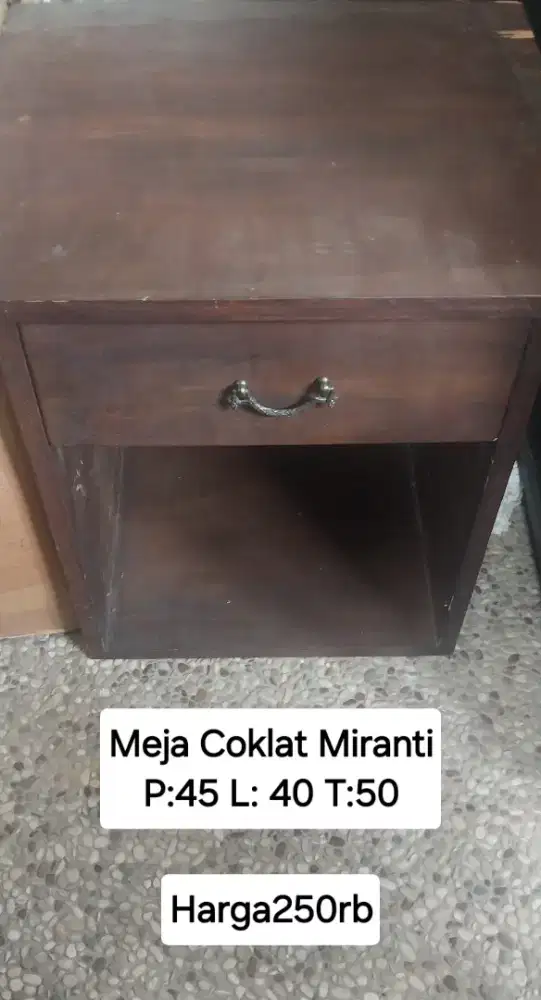 Meja kayu Miranti  P45 L40 T50