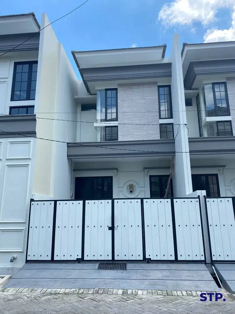 Rumah baru minimalis 2 lantai di Taman Pondok Indah, Wiyung Tipe Hoek