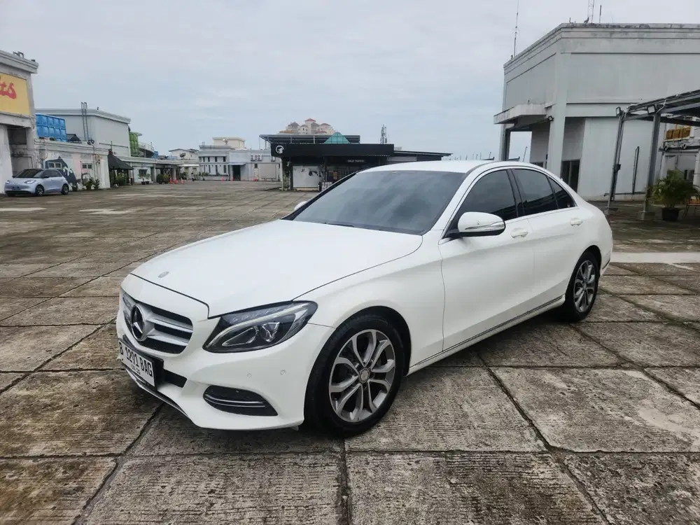 Mercedes-Benz C200 2015 Bensin