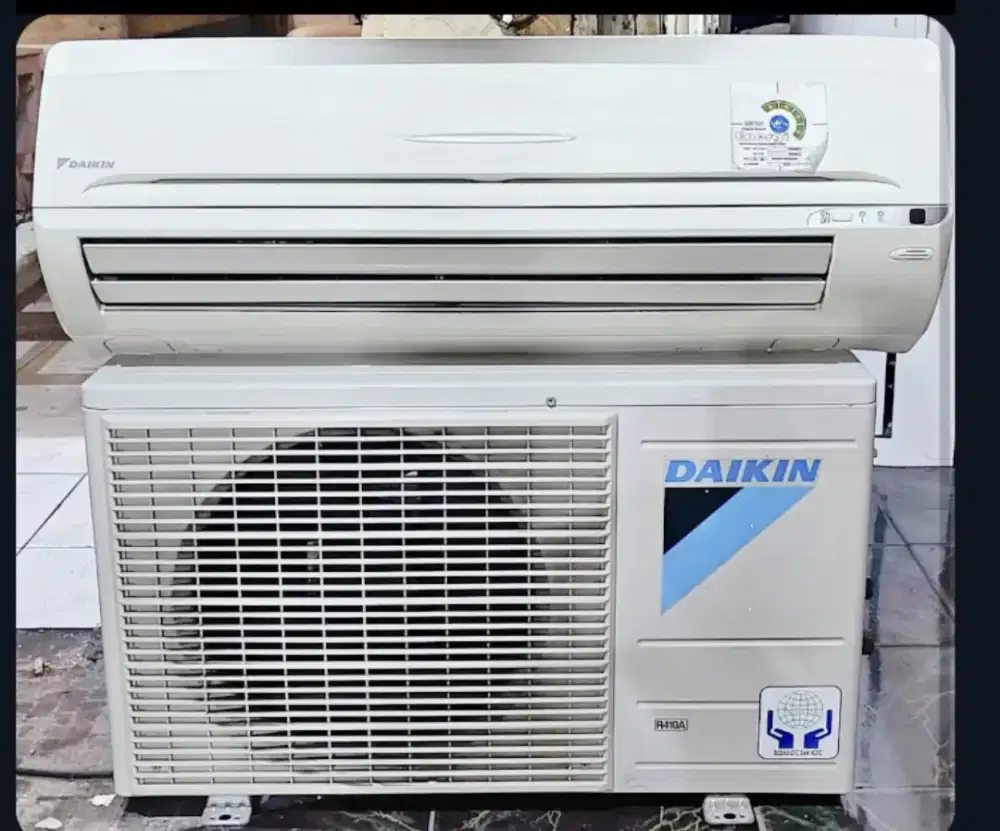 Jual ac daikin 1/2  R 32 lowwat 360watt kondisi 95% ori semua
