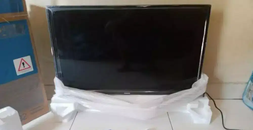 Tv LED Samsung 32 smartTV digitalTv bluetooth lengkap mulus kaya baru