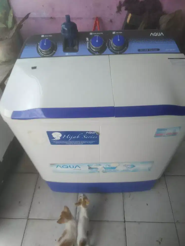 Mesin cuci 2 tabung merk Aqua , mulus, Normal.