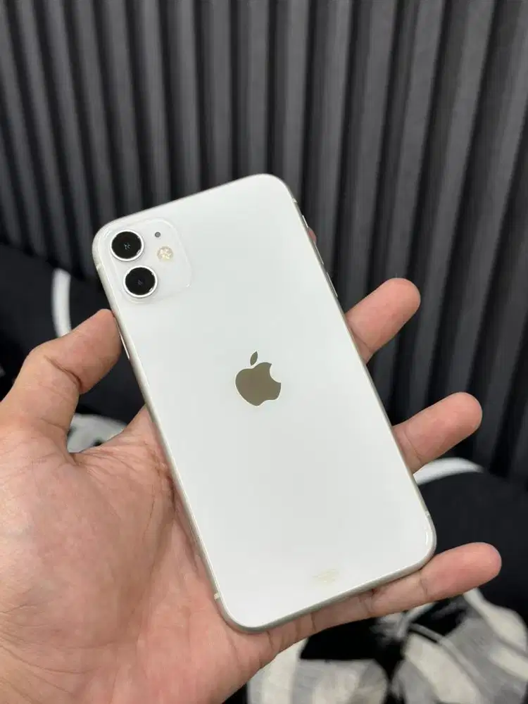 iPhone 11 64Gb iBox