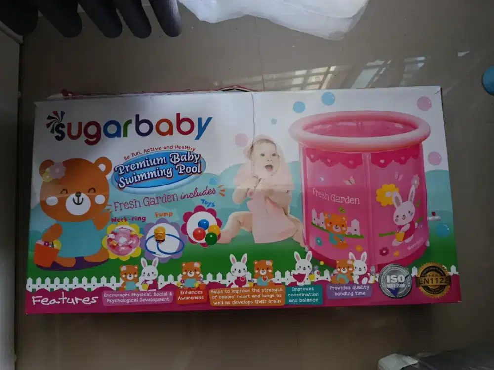 Kolam renang bayi tiup