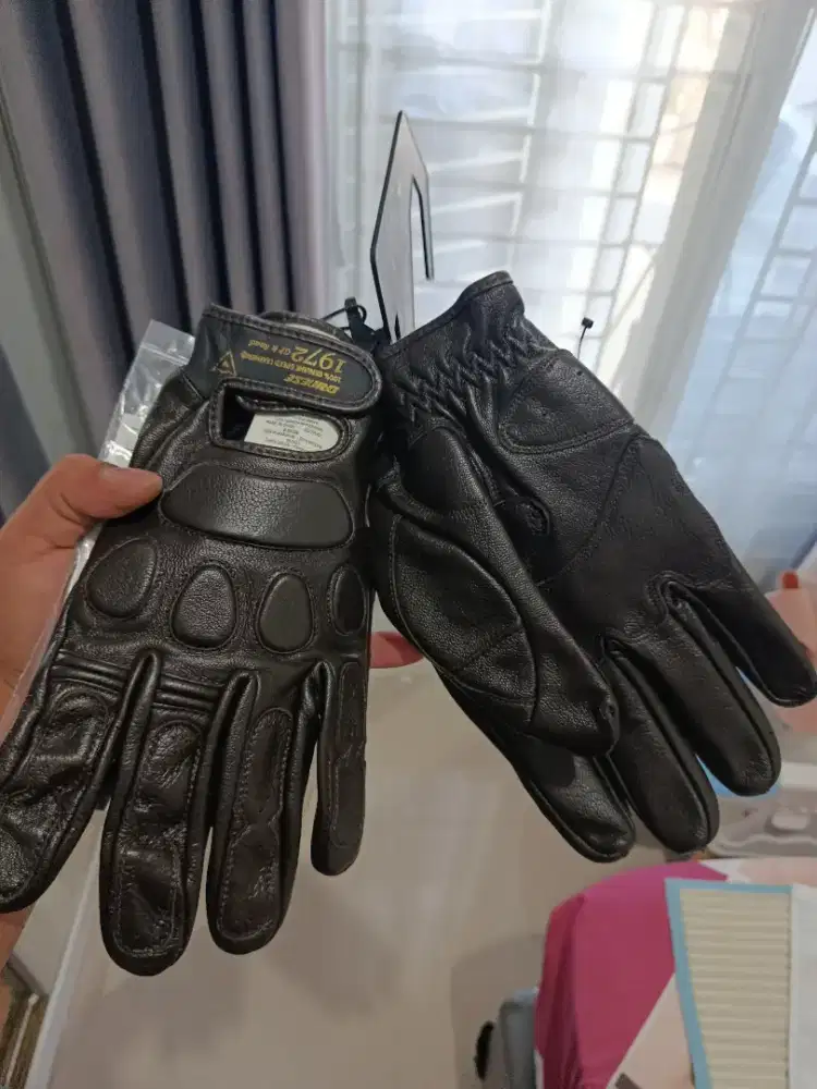 Sarung tangan Merk Dainese baru ex kado