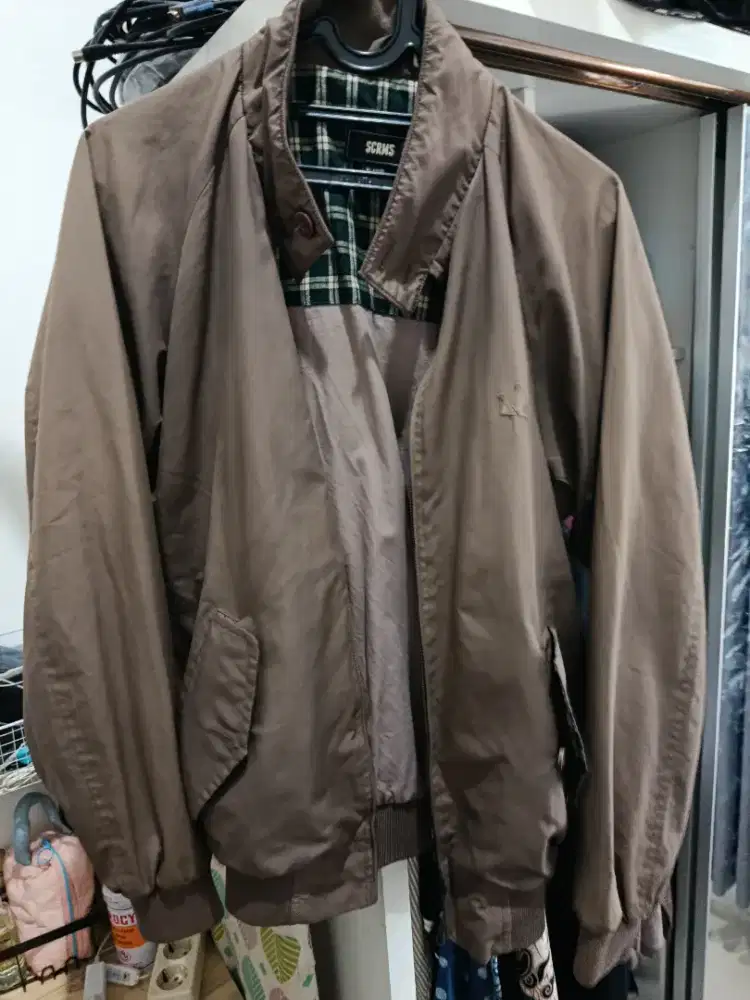 Jaket windbreaker merk screamos