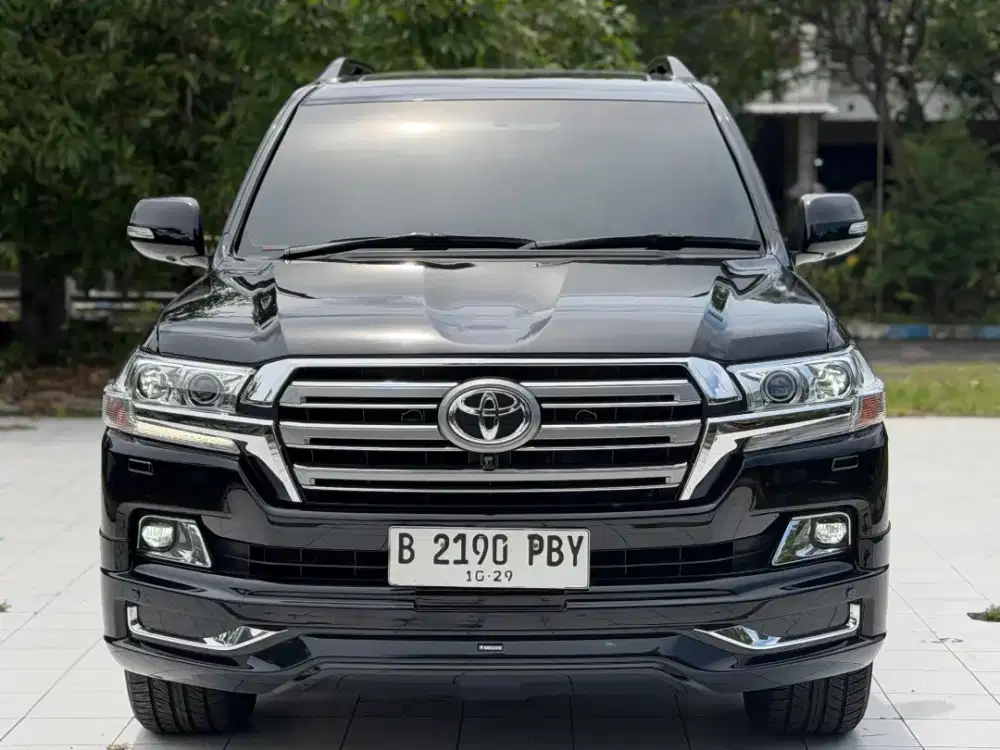Toyota Land Cruiser VX200 AT DISEL 2012