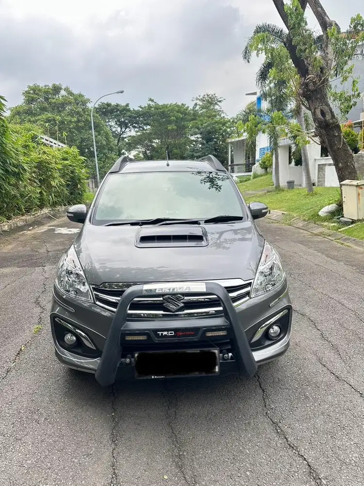 Jual Cepat Suzuki Ertiga GX manual 2017 pmk 2018 km 40 rb full ori !!