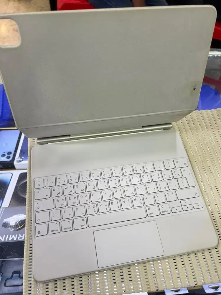 Apple Magic keyboard  buat ipad pro m1 m2 13 inch