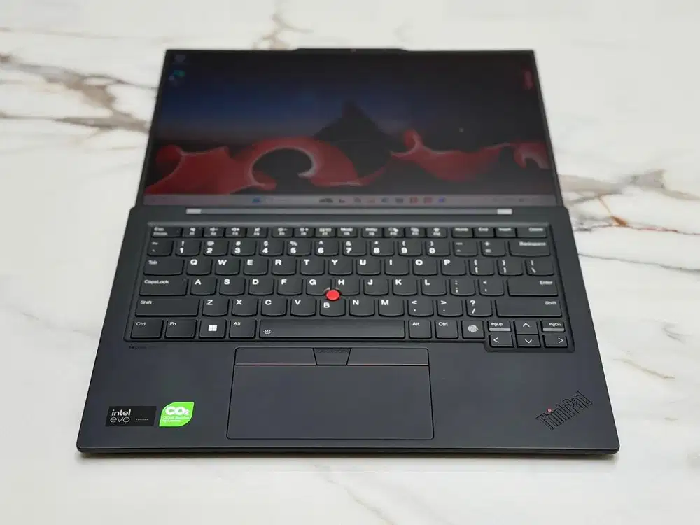 Lenovo ThinkPad X1 Carbon Gen 11 - Core Ultra 7 / 16 GB / 512 GB