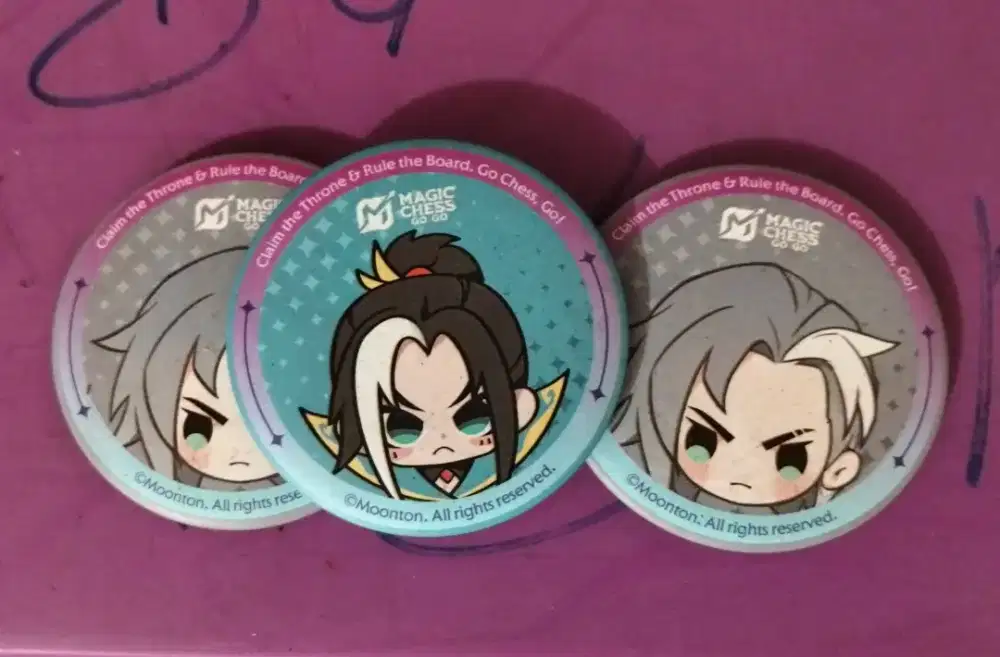 Badge Pin Magic Chess Go Go