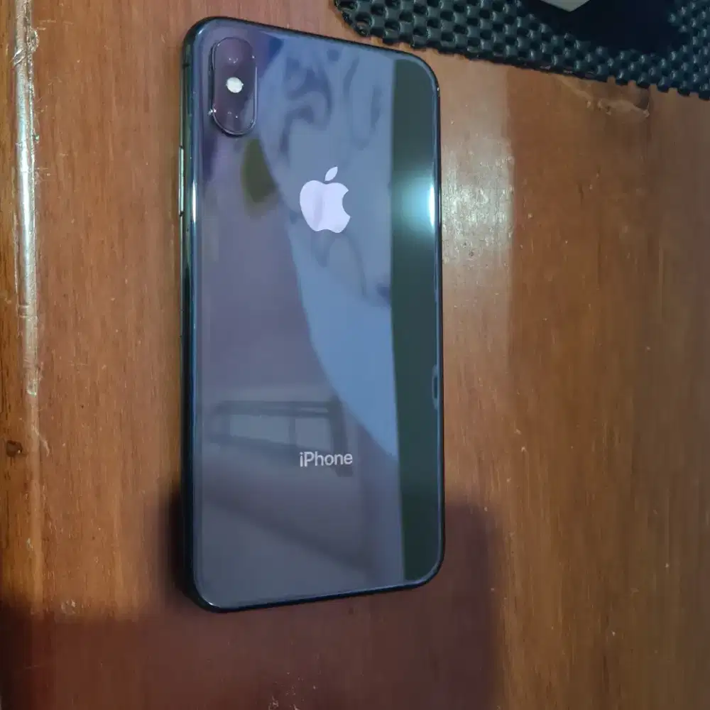 Iphone X , mulus seperti baru .ex pemakaian wanita
