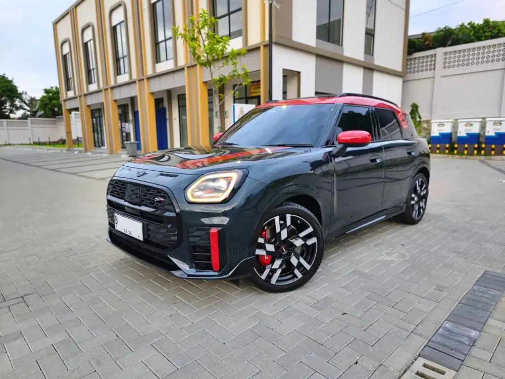 MINI John Cooper Works Countryman ALL4 rival GLA 35 4MATIC