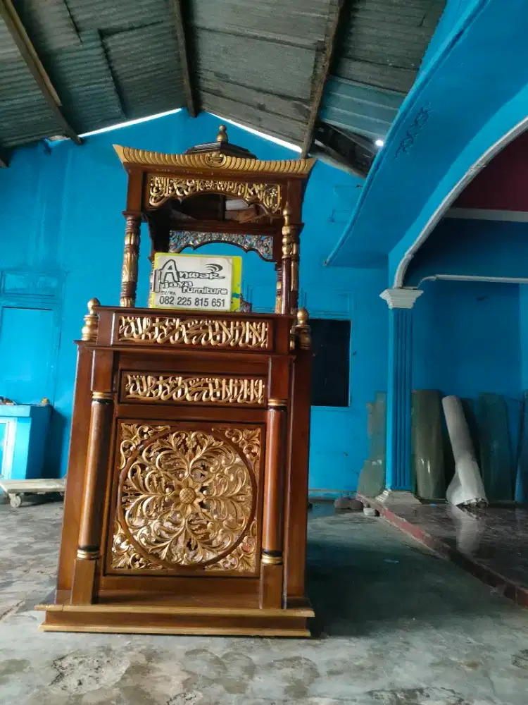 Mimbar masjid kuba ukiran kayu jati