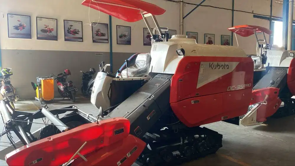 Combine Harvester Kubota DC 35