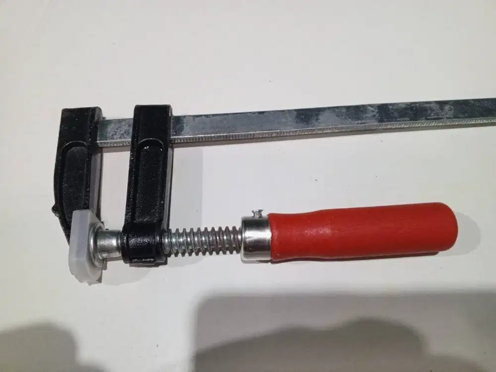 Klem Jepit Catok Penjepit Papan Kayu Besi Alat Pertukangan