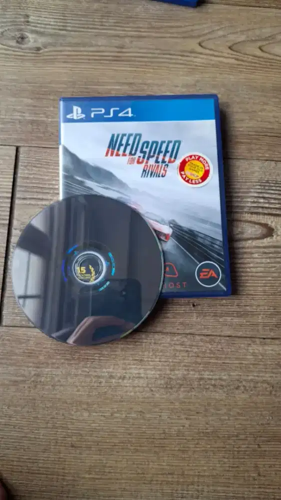CD Game PS4 Preloved Like New