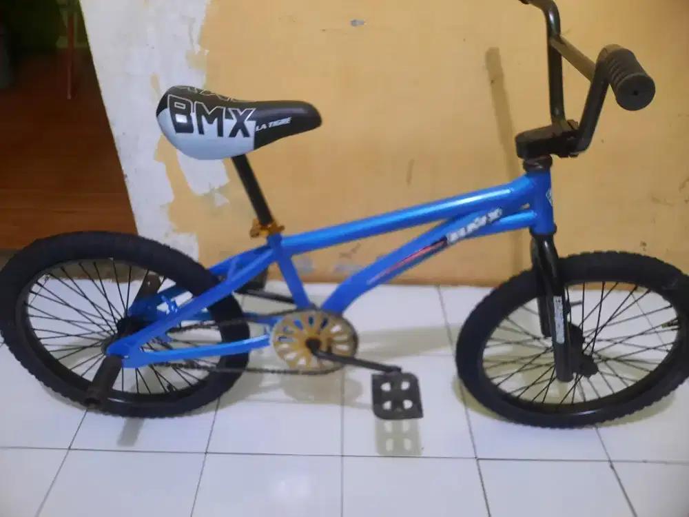 Bmx ukurn 20 ban luar depan belakang baru..