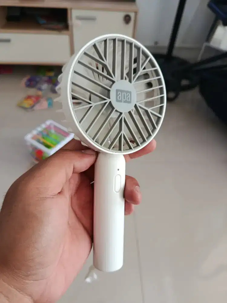 Kipas mini merk apa