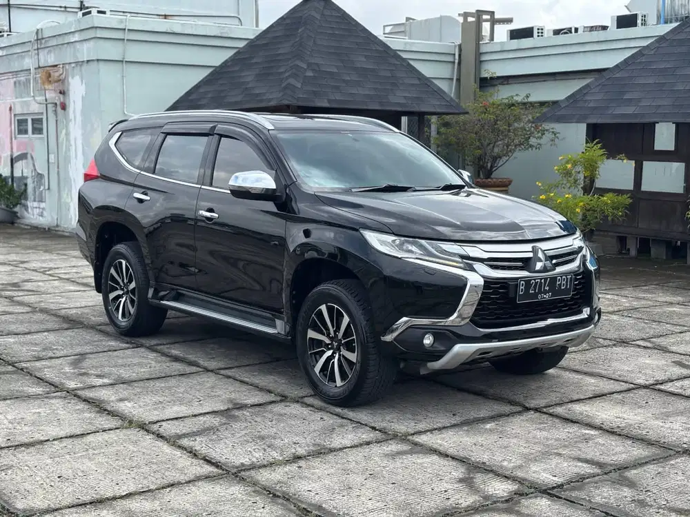 Mitsubishi Pajero Sport dakar 2017 at Diesel