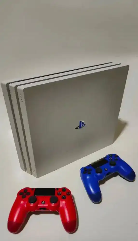 PS4 Pro 1 TB seri 72xx