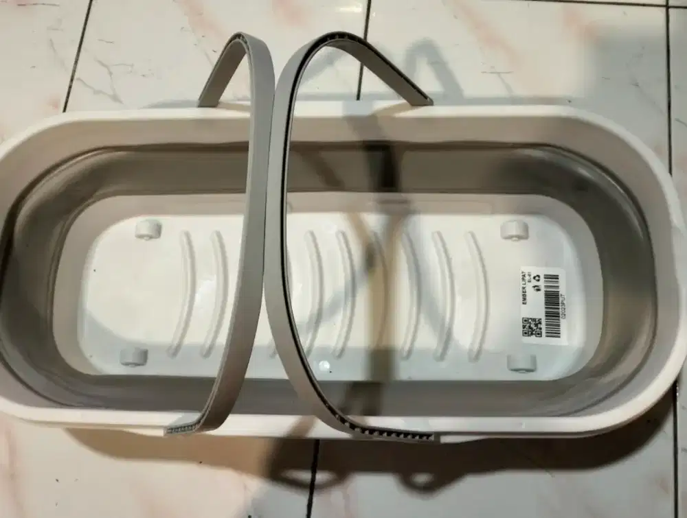 Ember  oval
Desain lipat fleksibel .
Kapasitas besar 12 liter.