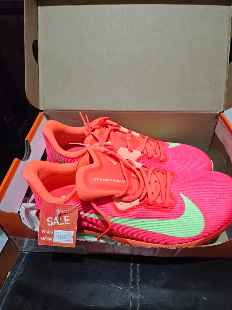 BNIB New Nike Air Zoom Rival Fly 4 Original