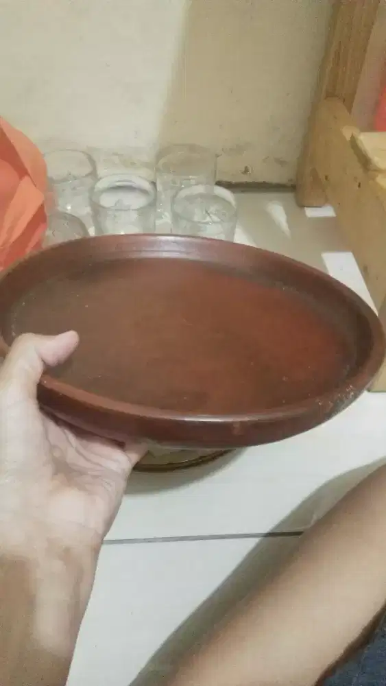 Nampan dari tanah liat
