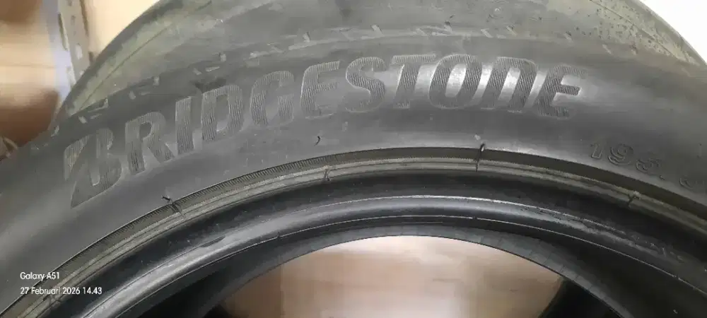 Ban bekas merk Bridgestone 195/50R16
